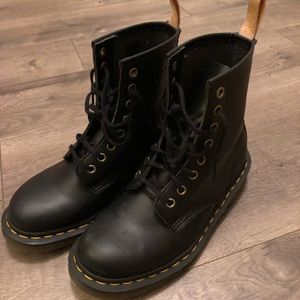 Dr. Martens // Doc Martens Only worn 4 times